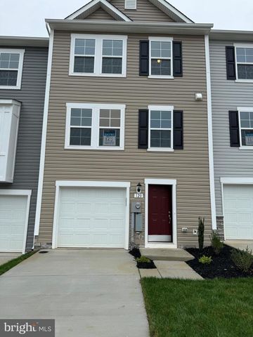 120 TUXFORD RD, Falling Waters, WV 25419