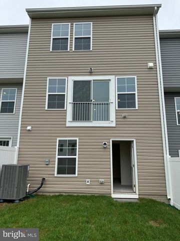 120 TUXFORD RD, Falling Waters, WV 25419