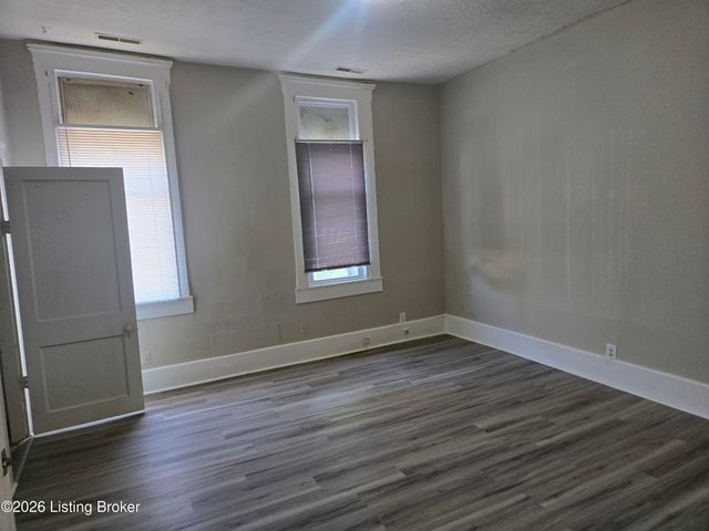 451 N 25th St, Louisville, KY 40212