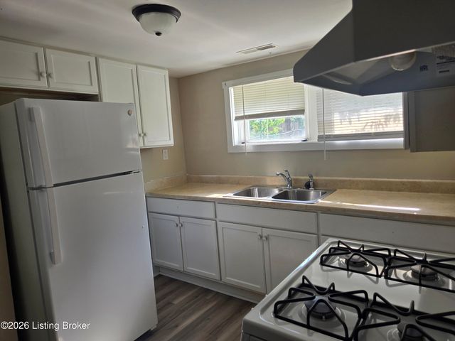 451 N 25th St, Louisville, KY 40212