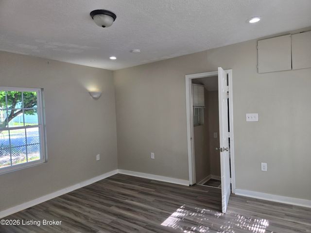 451 N 25th St, Louisville, KY 40212