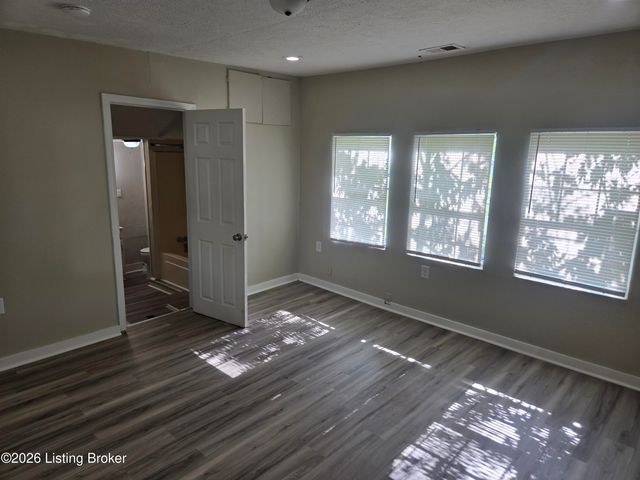 451 N 25th St, Louisville, KY 40212