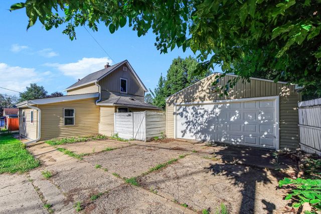 941 Cypress Street, Saint Paul, MN 55106