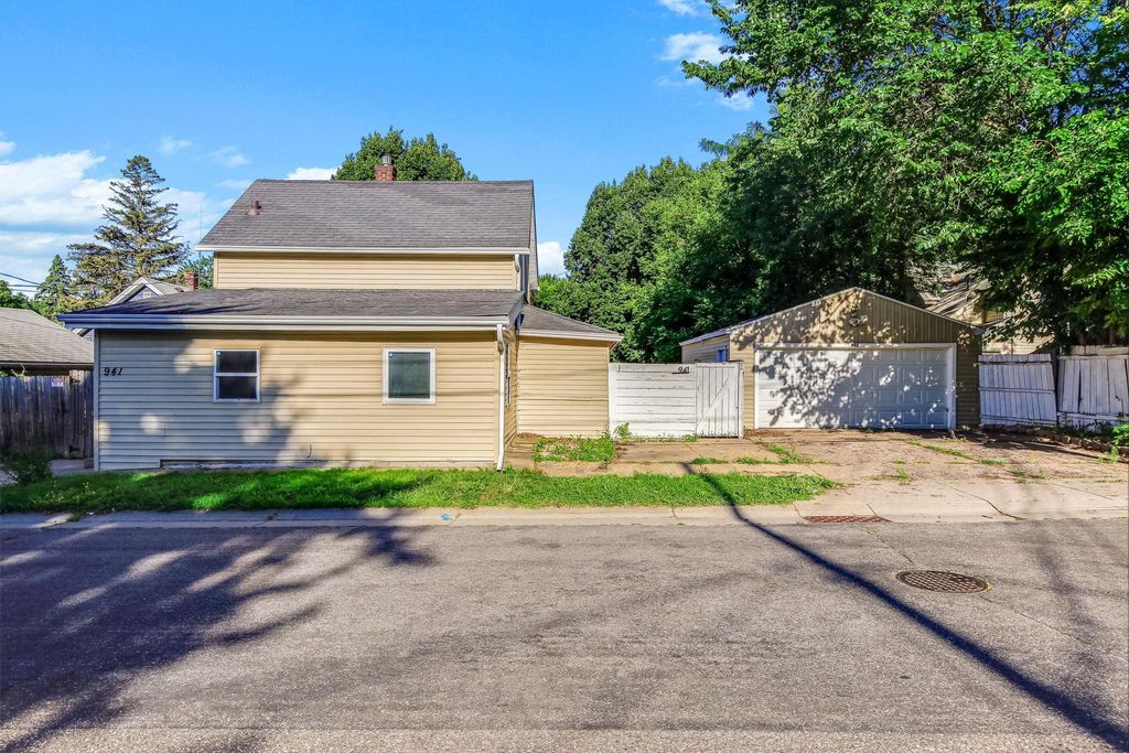 941 Cypress Street, Saint Paul, MN 55106