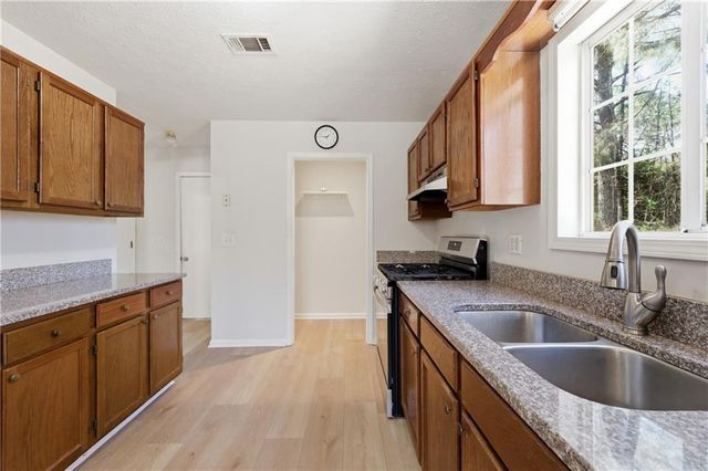 201 Colony Springs Drive, Woodstock, GA 30188