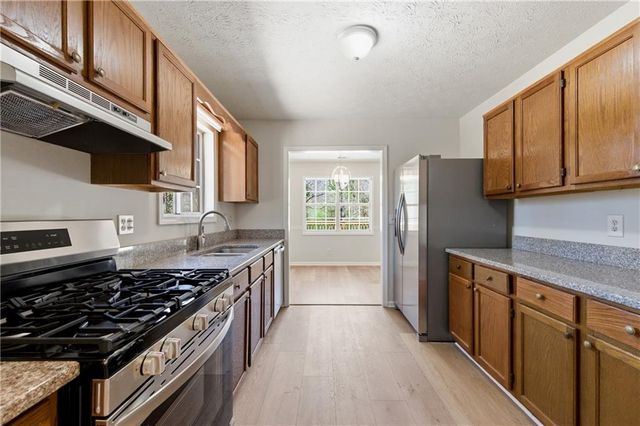 201 Colony Springs Drive, Woodstock, GA 30188