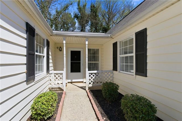201 Colony Springs Drive, Woodstock, GA 30188