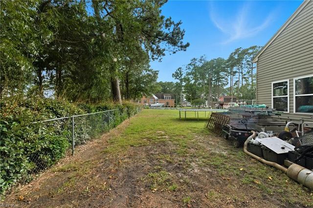 718 Dandy Loop RD, Yorktown, VA 23692