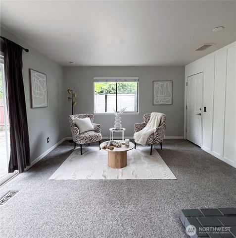 811 Hilltop Avenue, Kent, WA 98031