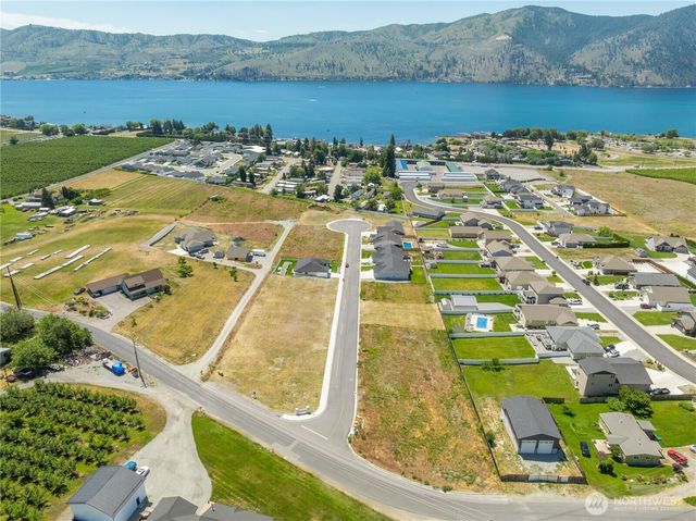 25 Sailing Hawk Lane, Manson, WA 98831