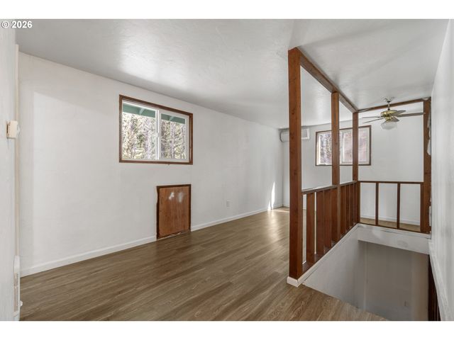 23939 RAZE Rd, Elmira, OR 97437