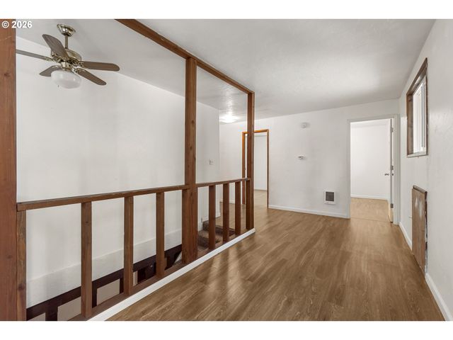23939 RAZE Rd, Elmira, OR 97437