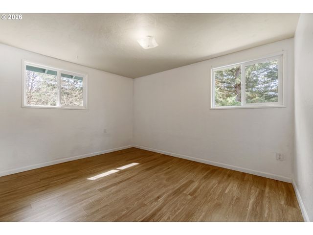 23939 RAZE Rd, Elmira, OR 97437