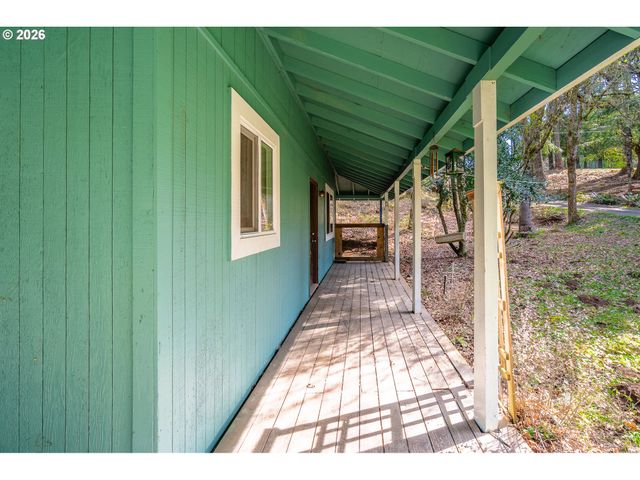 23939 RAZE Rd, Elmira, OR 97437