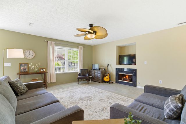 8778 Olenmead Drive, Lewis Center, OH 43035