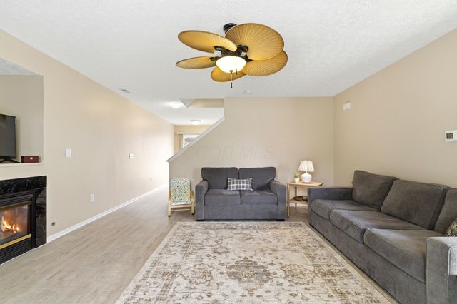 8778 Olenmead Drive, Lewis Center, OH 43035