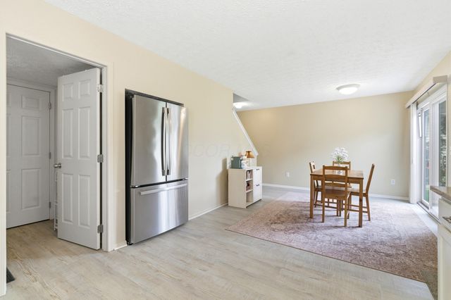 8778 Olenmead Drive, Lewis Center, OH 43035
