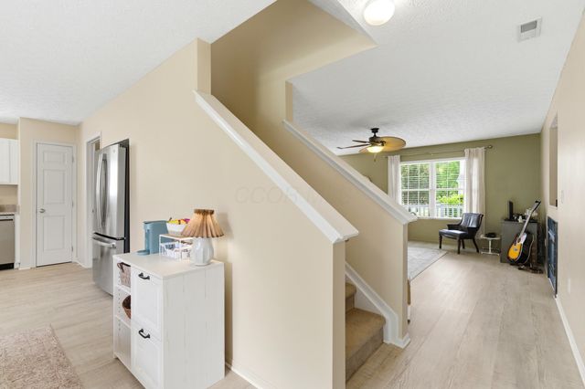 8778 Olenmead Drive, Lewis Center, OH 43035