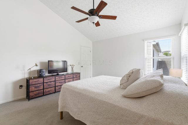 8778 Olenmead Drive, Lewis Center, OH 43035