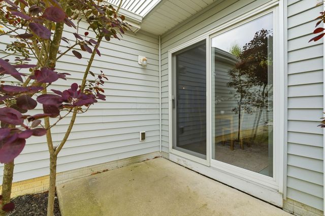 8778 Olenmead Drive, Lewis Center, OH 43035