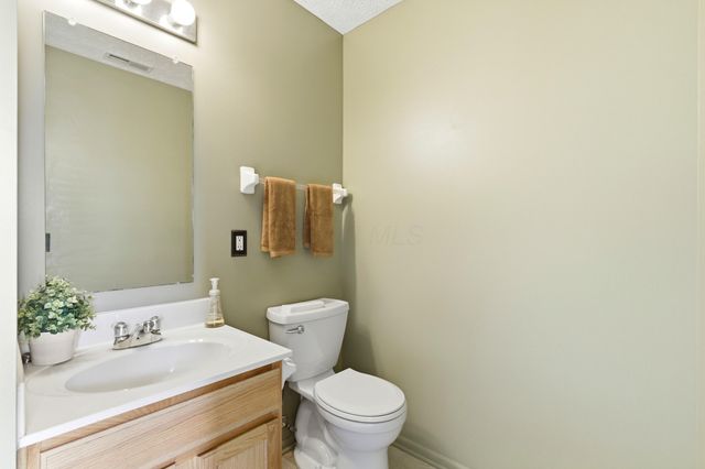 8778 Olenmead Drive, Lewis Center, OH 43035