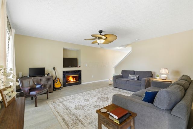 8778 Olenmead Drive, Lewis Center, OH 43035
