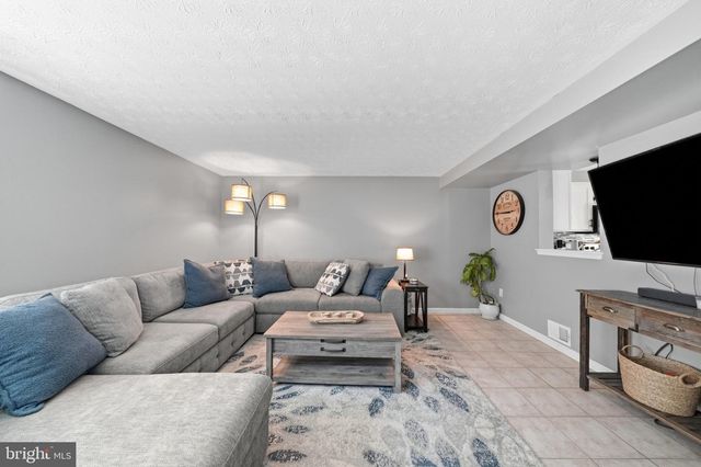 7402 TARFSIDE LN, Gaithersburg, MD 20879