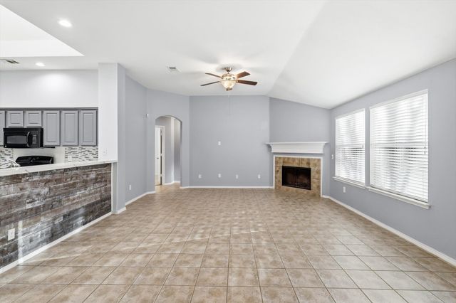 6804 Riverchase Trail, Denton, TX 76210