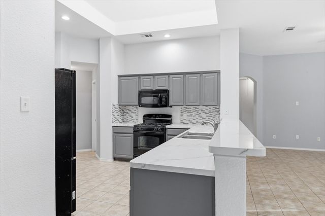 6804 Riverchase Trail, Denton, TX 76210