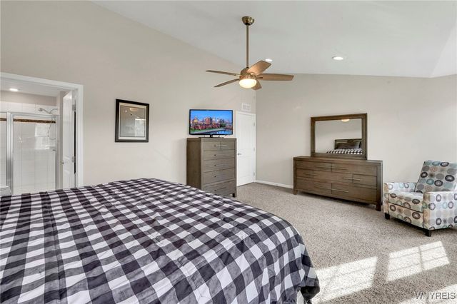 16 Crabapple Lane, Lancaster, NY 14086