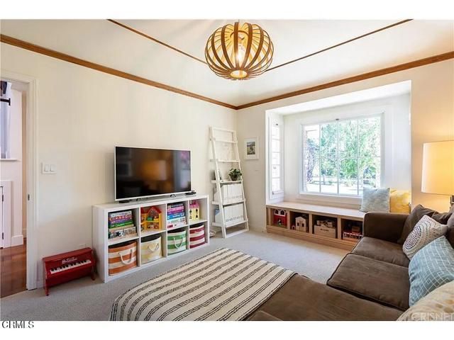 12807 Milbank Street, Studio City (los Angeles), CA 91604