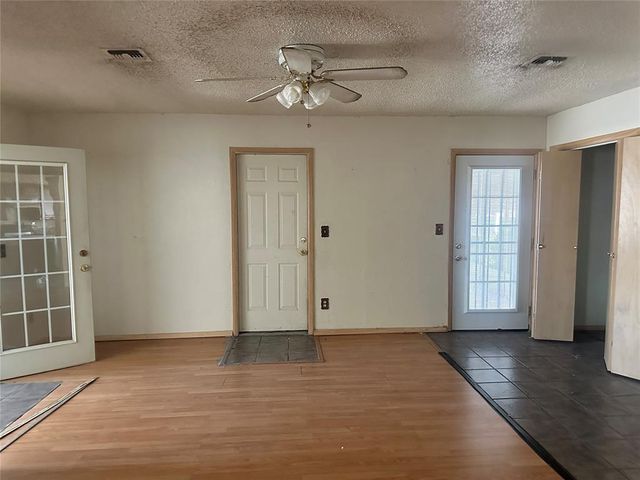 1800 N Oaklawn Avenue, Oklahoma City, OK 73121