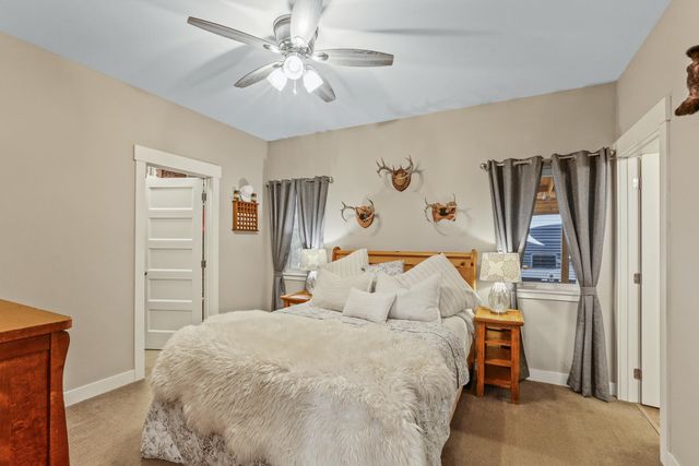 12611 E Big Meadows Rd, Chattaroy, WA 99003