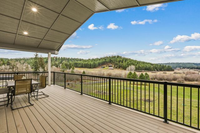 12611 E Big Meadows Rd, Chattaroy, WA 99003
