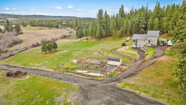 12611 E Big Meadows Rd, Chattaroy, WA 99003