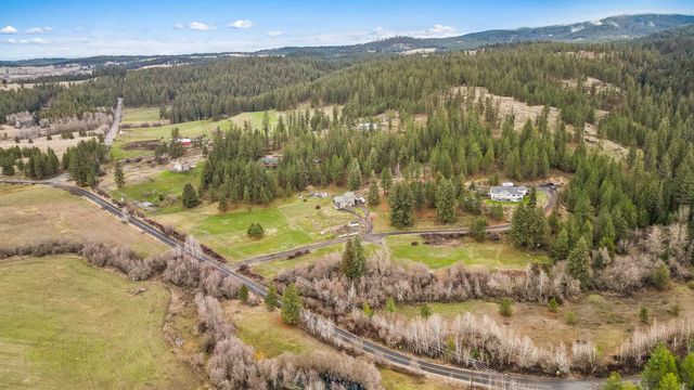 12611 E Big Meadows Rd, Chattaroy, WA 99003
