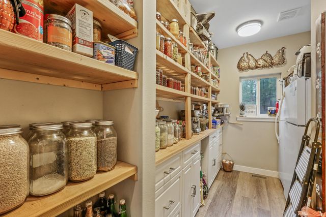 12611 E Big Meadows Rd, Chattaroy, WA 99003