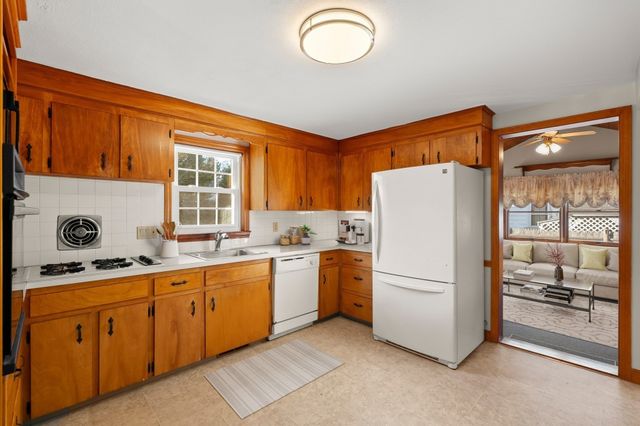 32 Nichols Ave, Avon, MA 02322