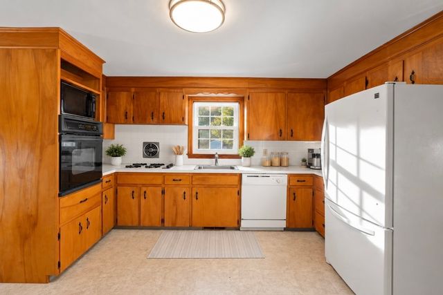 32 Nichols Ave, Avon, MA 02322