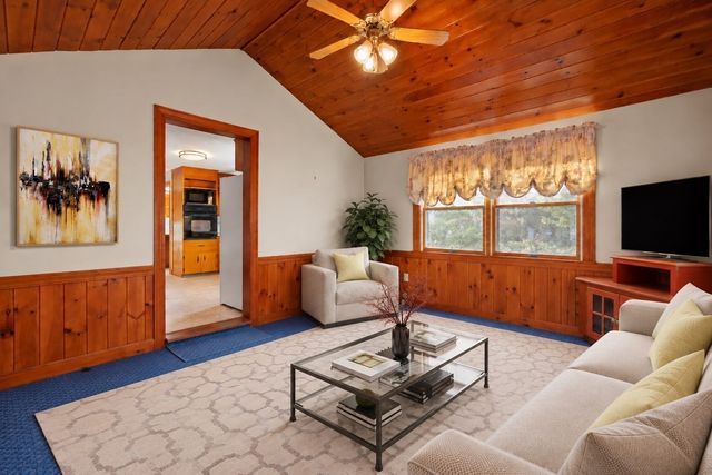 32 Nichols Ave, Avon, MA 02322