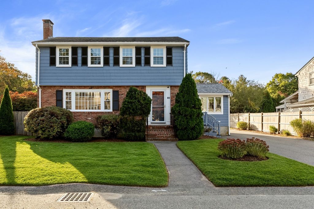 32 Nichols Ave, Avon, MA 02322