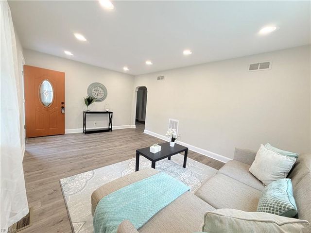 1920 Boston ST, Portsmouth, VA 23704