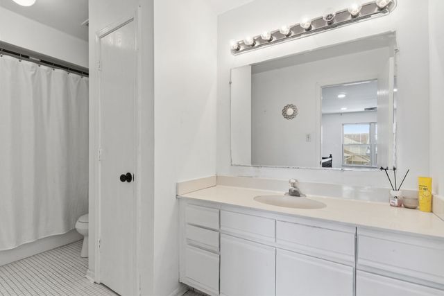 8534 Westberry Lane, Tinley Park, IL 60487