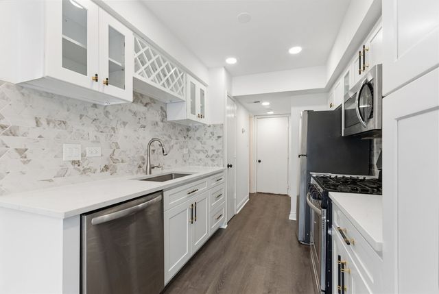 8534 Westberry Lane, Tinley Park, IL 60487