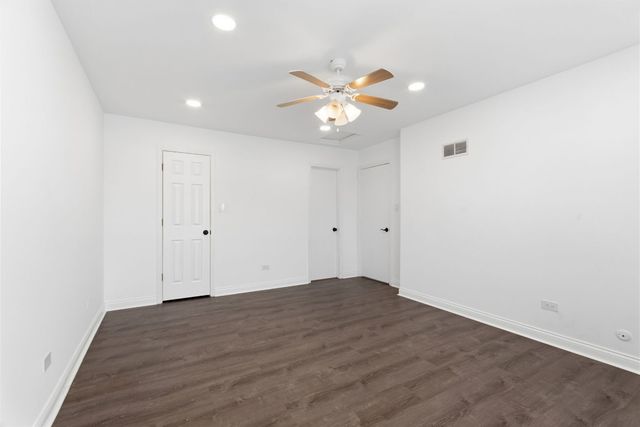 8534 Westberry Lane, Tinley Park, IL 60487