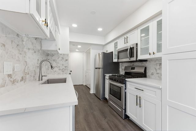 8534 Westberry Lane, Tinley Park, IL 60487