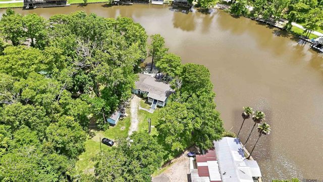 14300 Mecca Rd, French Settlement, LA 70733