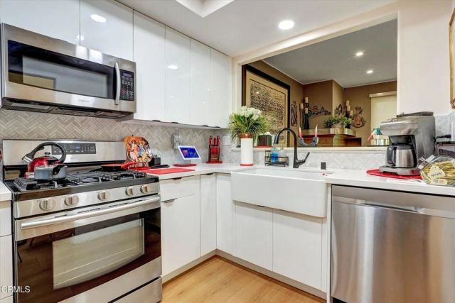 22337 Mission Circle, Chatsworth, CA 91311