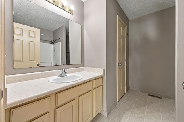 3919 Rosette Drive, Grove City, OH 43123