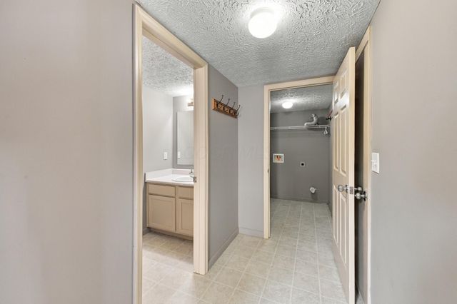 3919 Rosette Drive, Grove City, OH 43123